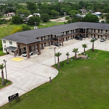 Lux Inn&Suites Three Rivers Extérieur photo