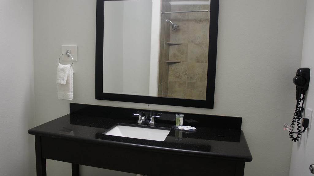 Lux Inn&Suites Three Rivers Chambre photo