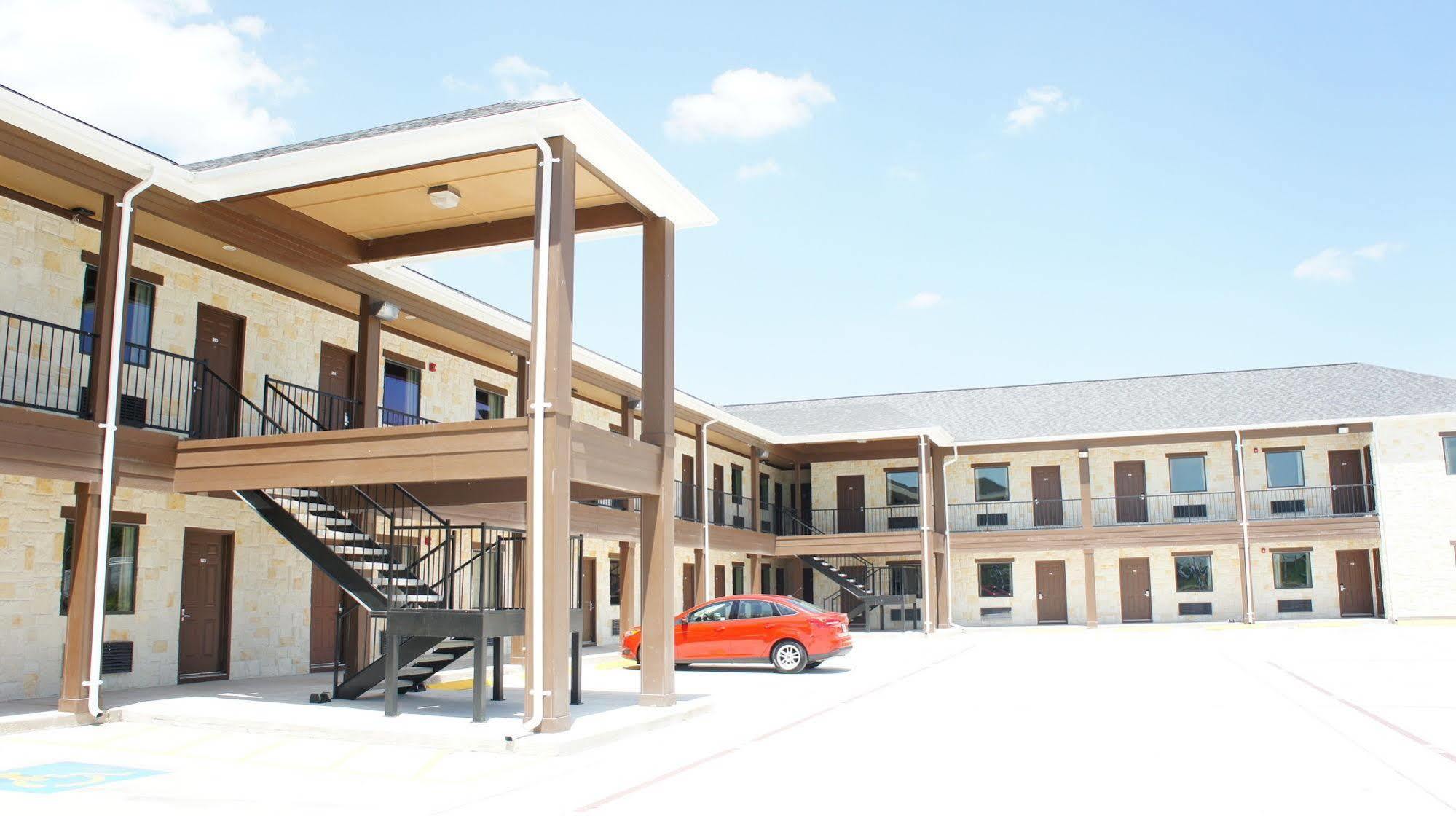 Lux Inn&Suites Three Rivers Extérieur photo