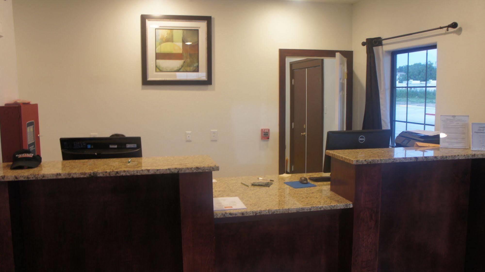 Lux Inn&Suites Three Rivers Extérieur photo