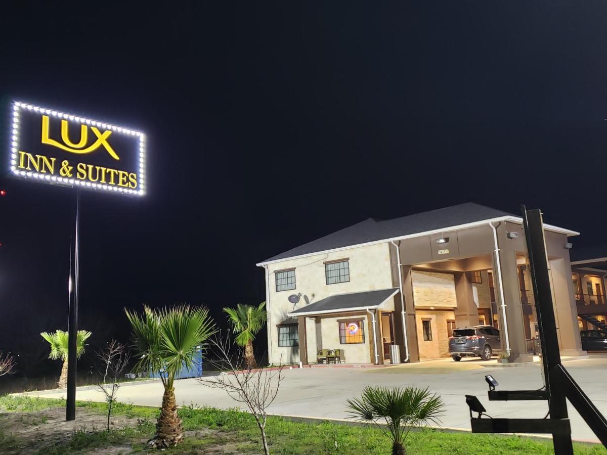 Lux Inn&Suites Three Rivers Extérieur photo